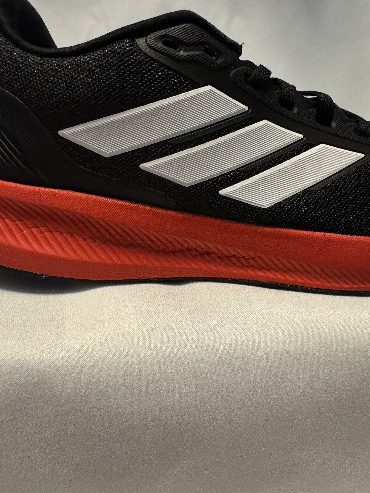 Adidas Runfalcon 5.0 Cloudfoam Black/Red/White Youth Size 6 Pre-owned - Sole Essentials