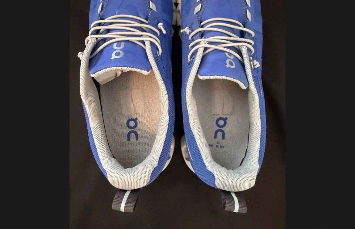 On Cloud 5 Waterproof Womens Size 9 Pre-owned