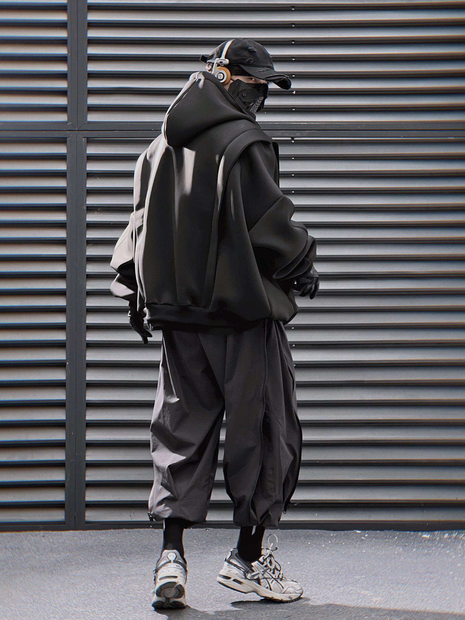 HiH50 Black Nexus Hoodie - Sole Essentials