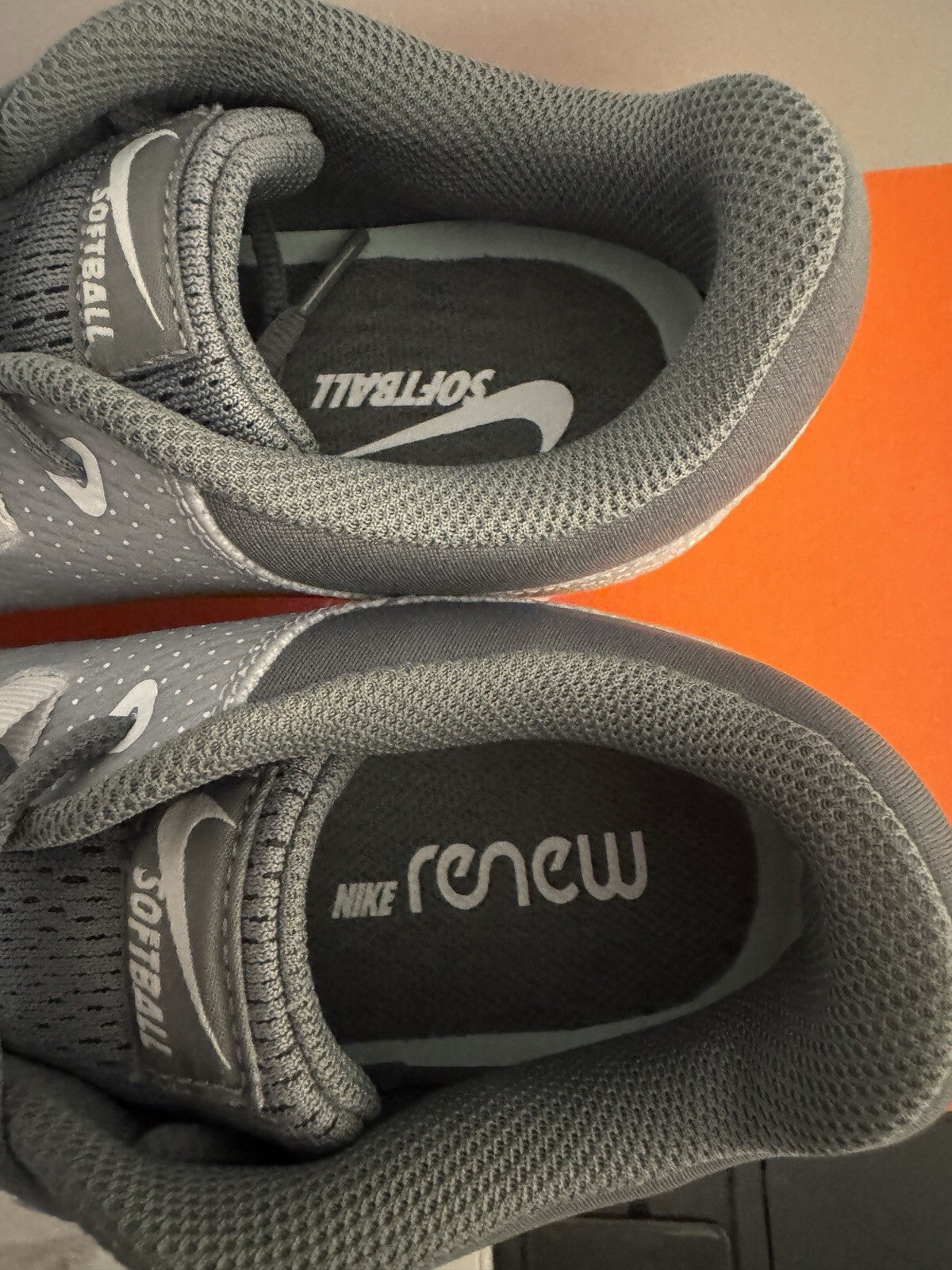 Nike Hyperdiamond 4 Pro Softball Cleats Women’s Size 8.5 Grey/White NEW - Sole Essentials