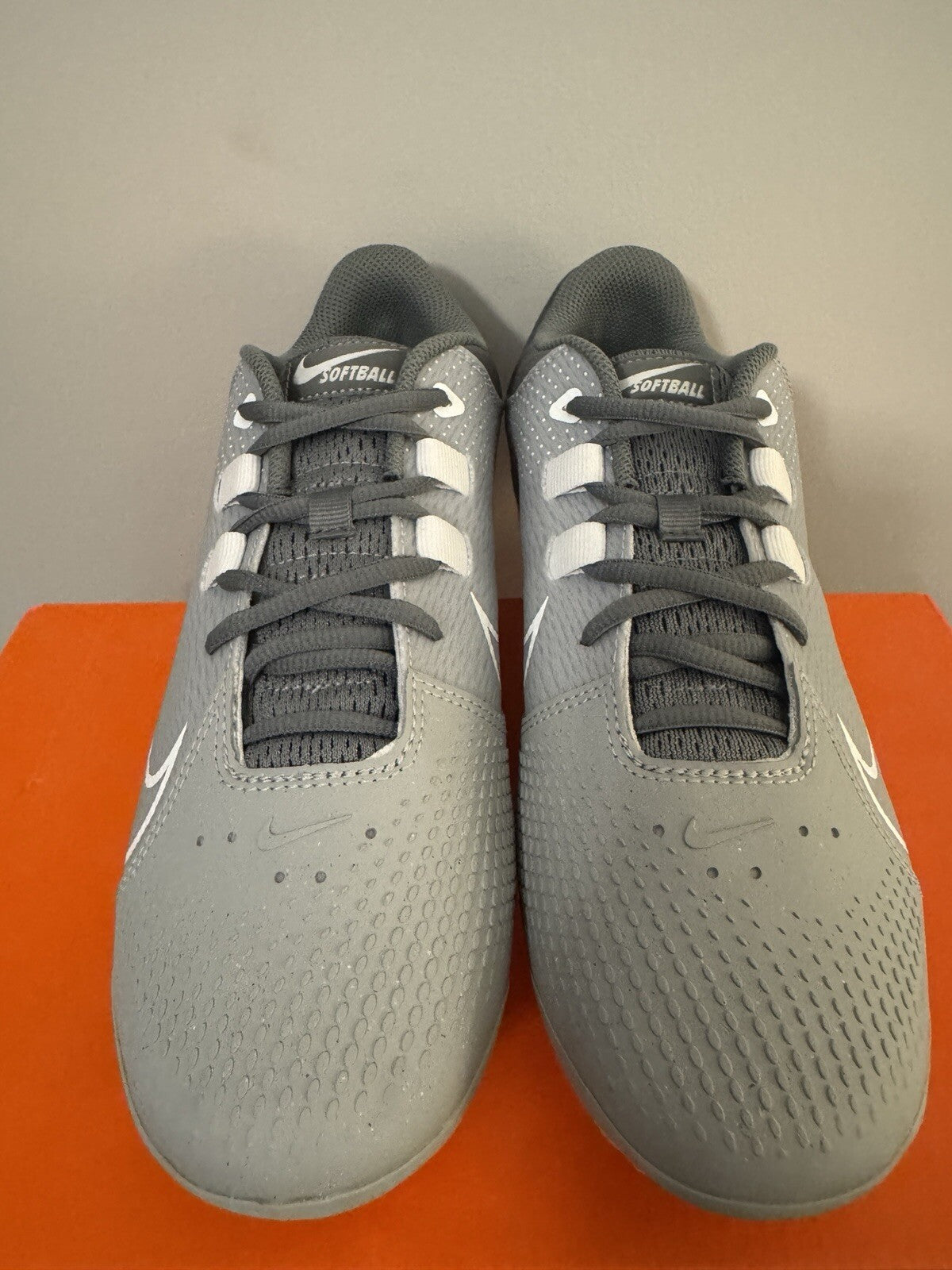 Nike Hyperdiamond 4 Pro Softball Cleats Women’s Size 8.5 Grey/White NEW - Sole Essentials