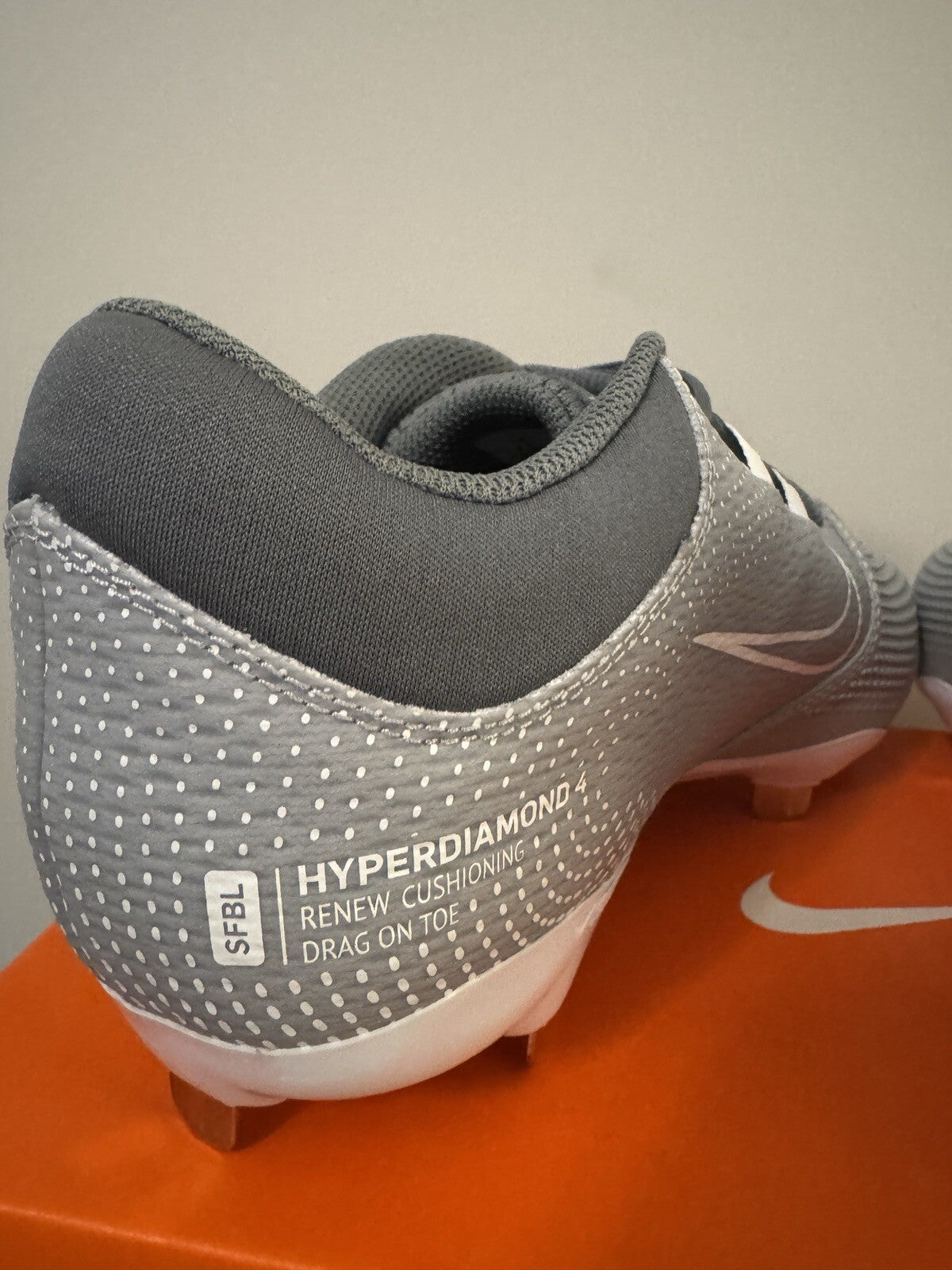 Nike Hyperdiamond 4 Pro Softball Cleats Women’s Size 8.5 Grey/White NEW - Sole Essentials