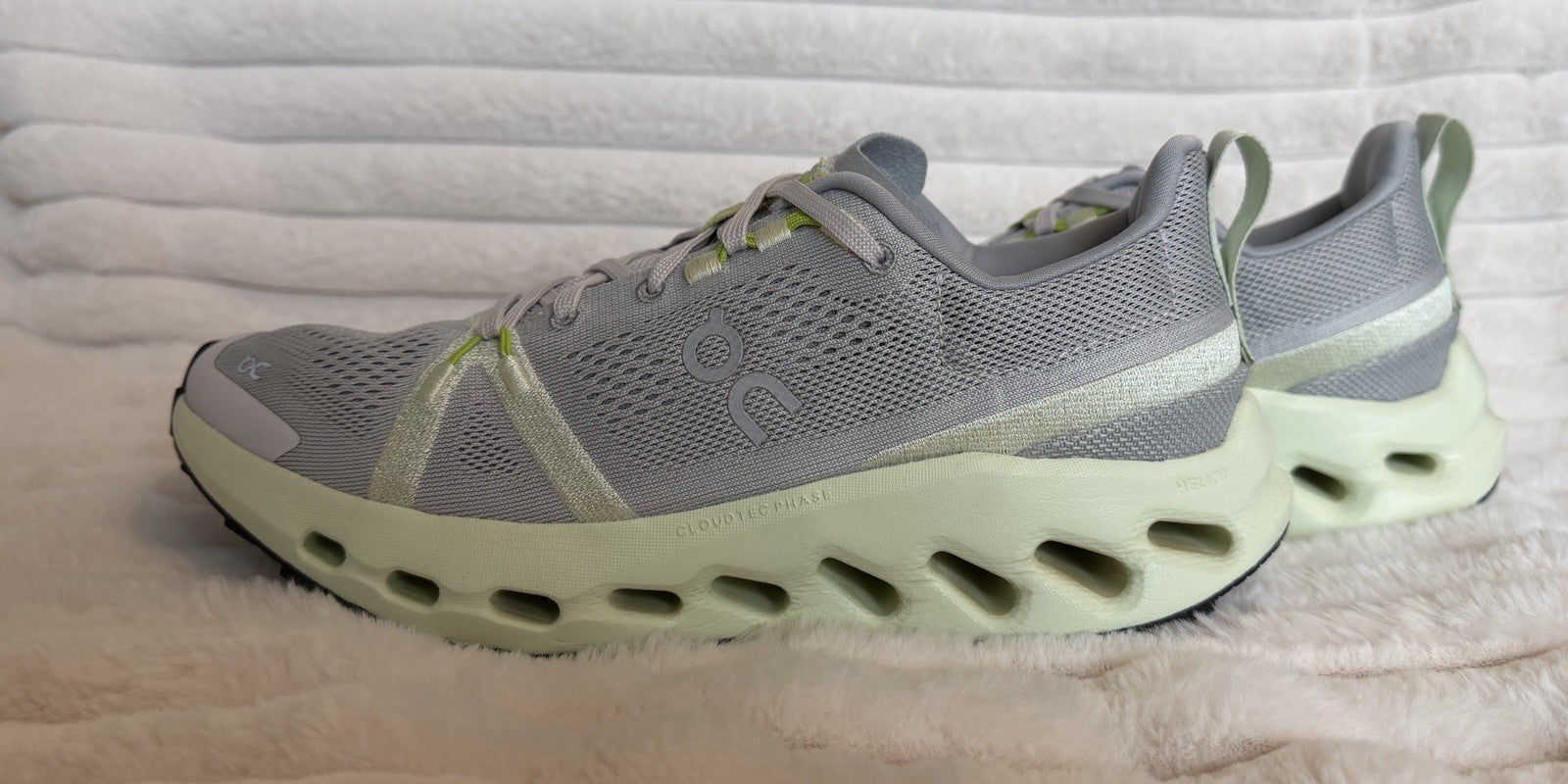 ON Cloudsurfer 2 Glacier Limelight Women’s Size 8  Pre-owned - Sole Essentials
