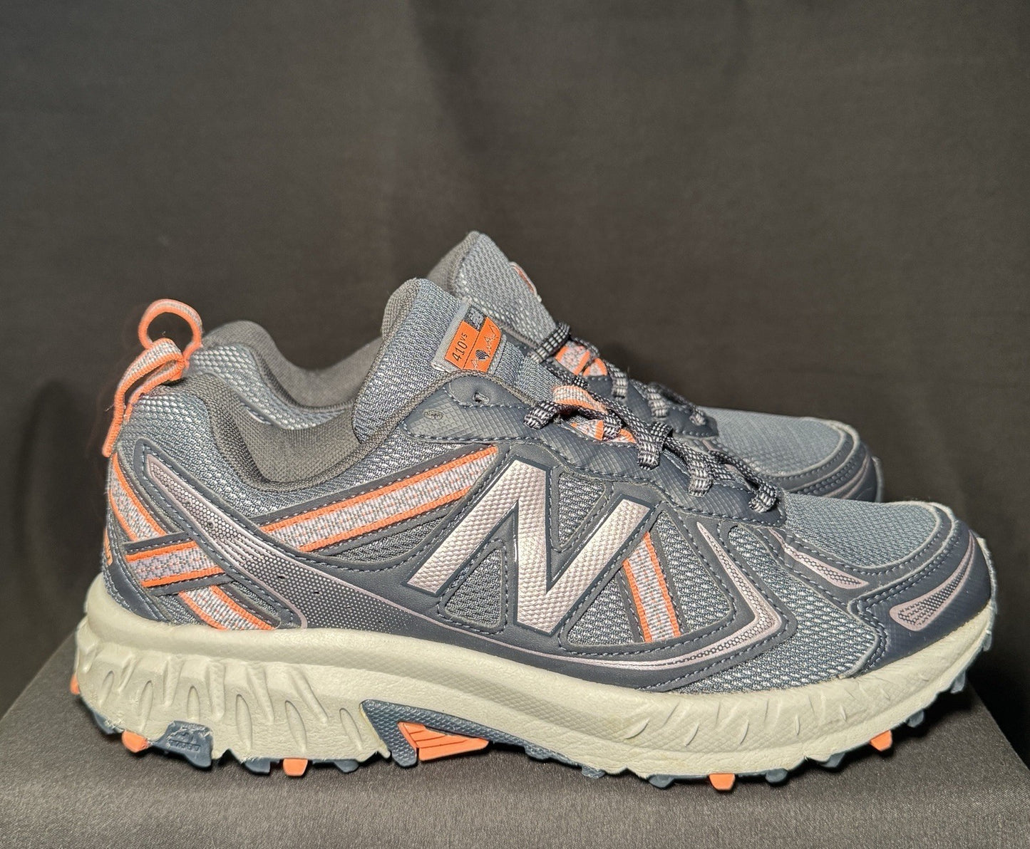 New Balance 410v5 Trail Women’s Size 9 Thunder Orange WT410CT5  Pre-owned - Sole Essentials