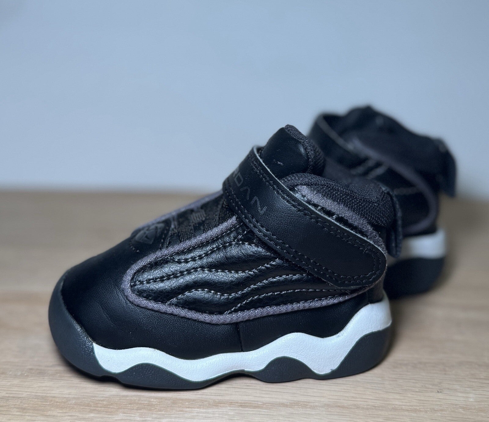 Jordan Pro Strong TD Size 4C.  Pre-Owned Great Condition - Sole Essentials