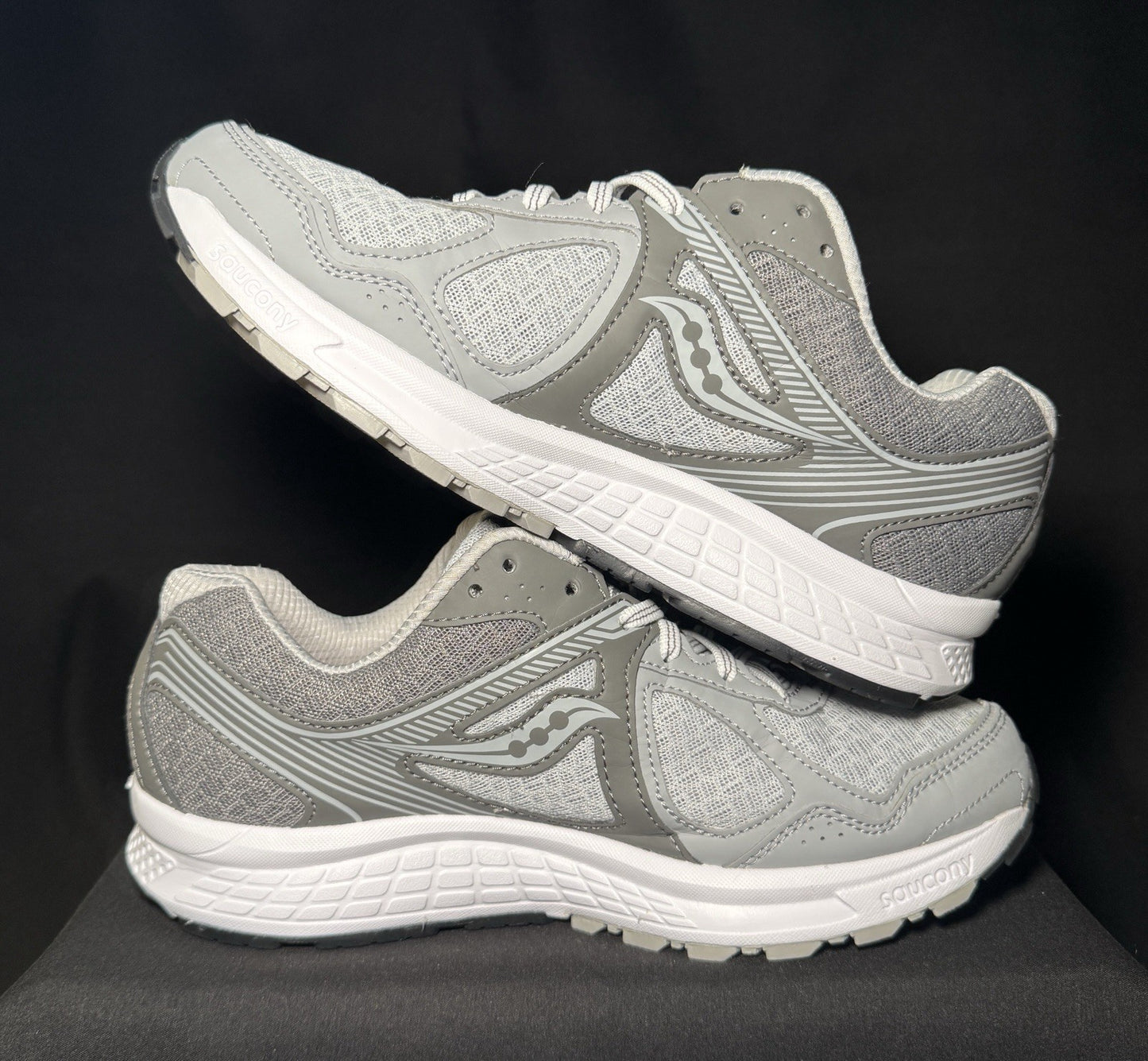 Saucony cohesion 10 Womens Size 9 Grey/White S15362-10  Pre-owned - Sole Essentials