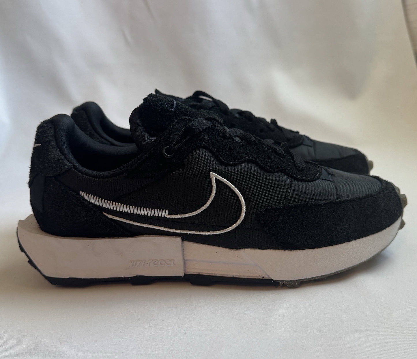 Nike Fontanka Waffle Black White Women’s Size 8.5  Pre-owned - Sole Essentials