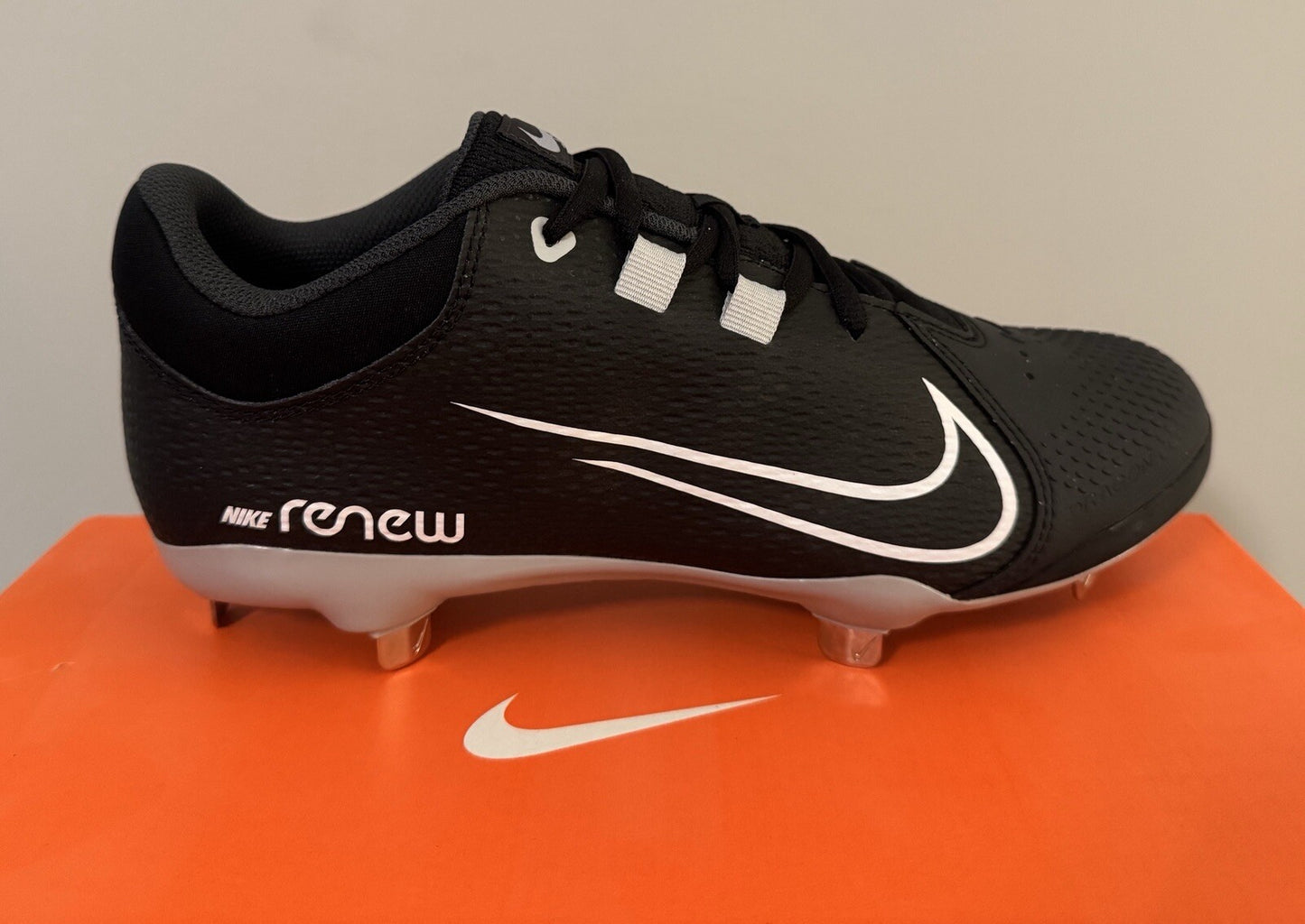 Nike Hyperdiamond 4 Pro Softball Cleats Women’s Size 9 Black White NEW - Sole Essentials