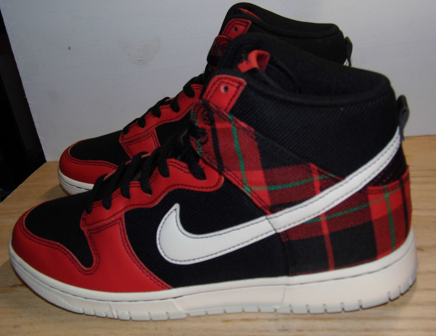 Nike Dunk SE High Tartan Plaid Red/Black Men's Size 9 DV0828-001 CLEAN - Sole Essentials