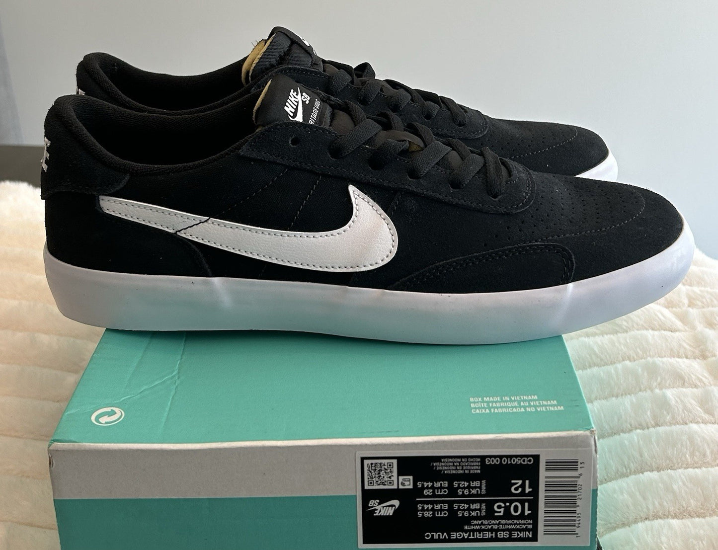 Men's Nike SB Heritage Vulc Sneakers - White / Black - Sole Essentials