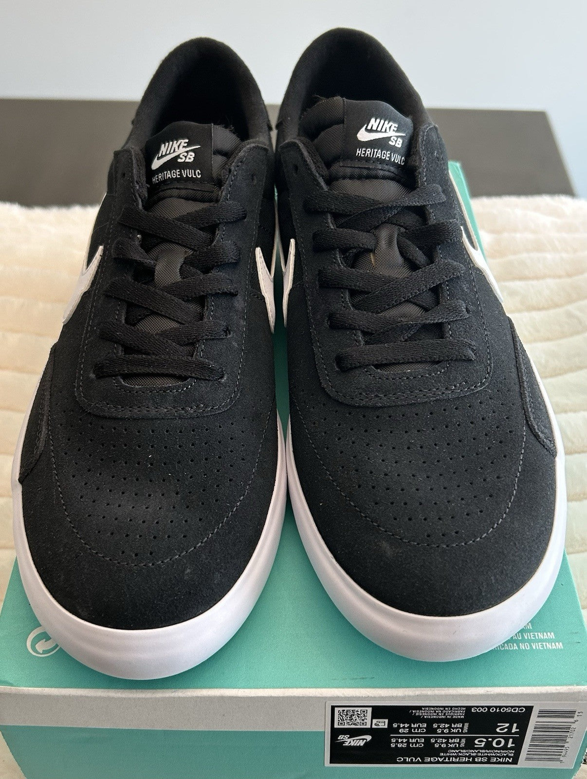 Men's Nike SB Heritage Vulc Sneakers - White / Black - Sole Essentials