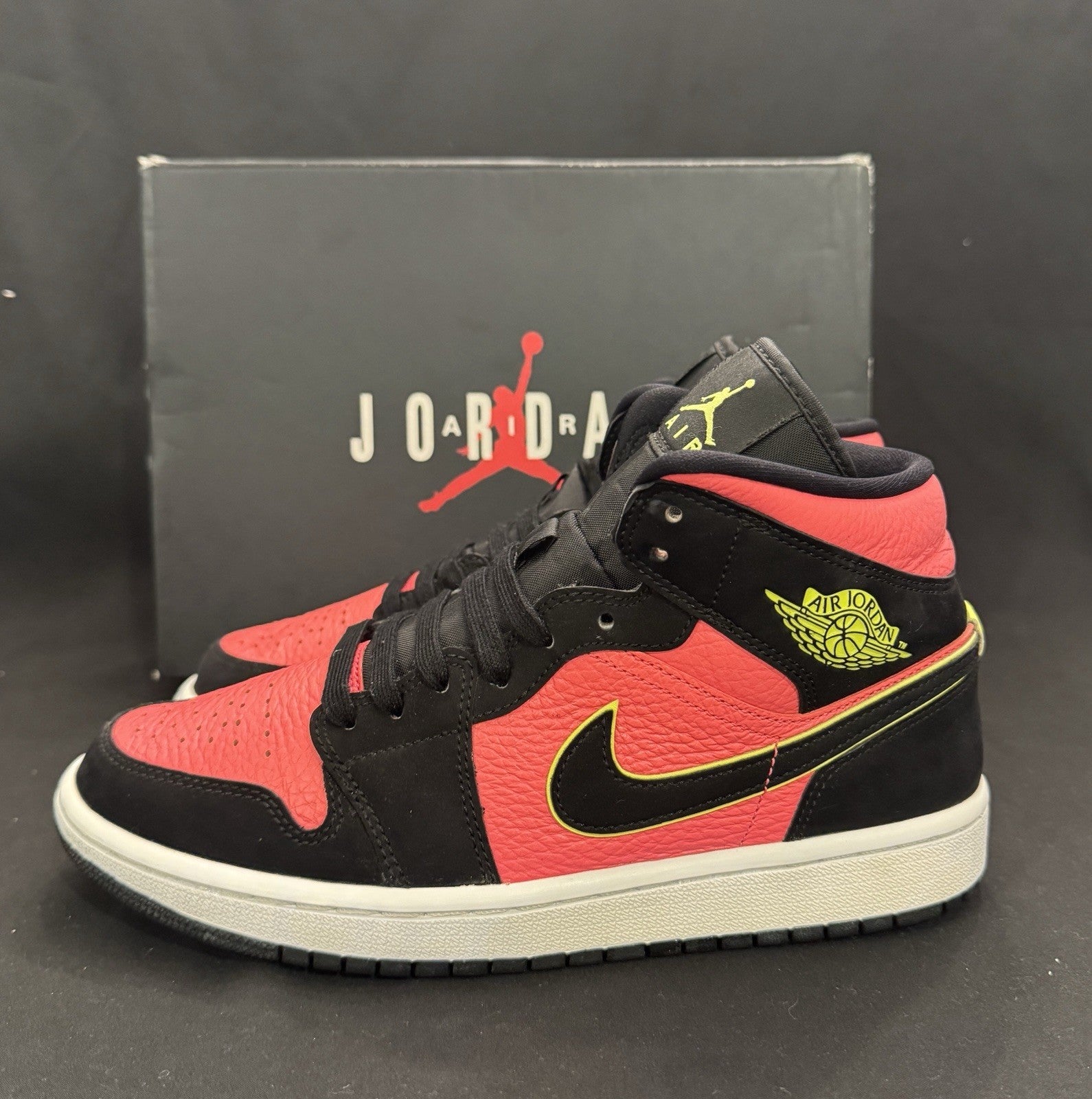 Jordan 1 Mid Black Hot Punch Women’s Size 8 Pre-owned BQ6472-006 - Sole Essentials