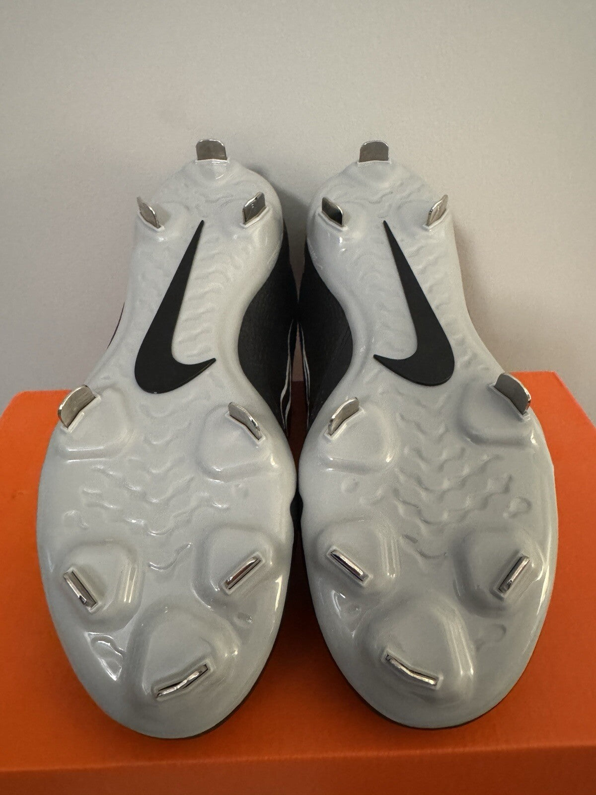 Nike Hyperdiamond 4 Pro Softball Cleats Women’s Size 9 Black White NEW - Sole Essentials