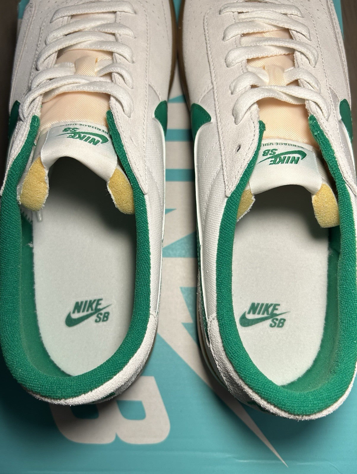 NIKE Sb Heritage Vulc Mens Sneakers White/Green - Sole Essentials