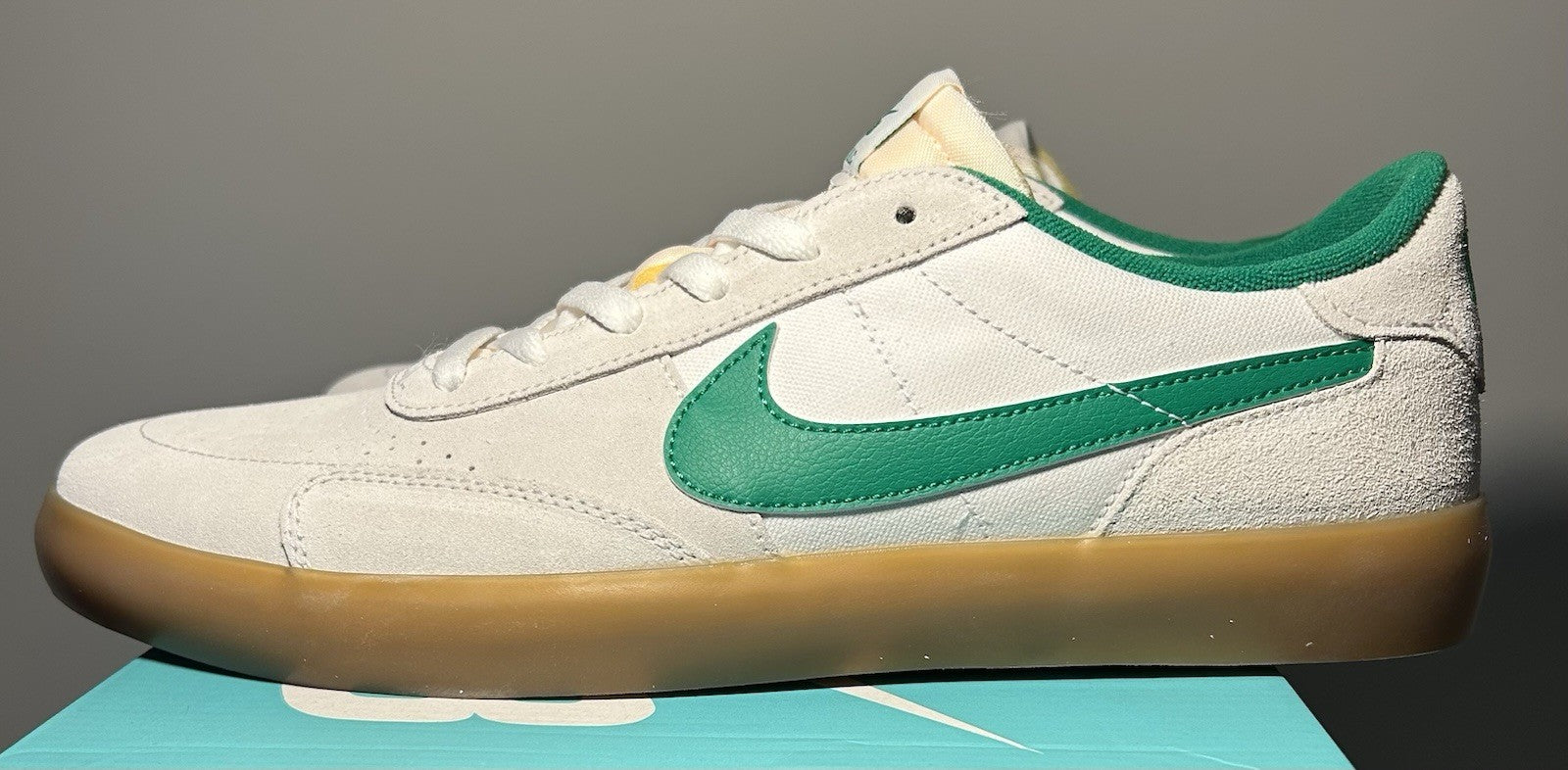 NIKE Sb Heritage Vulc Mens Sneakers White/Green - Sole Essentials