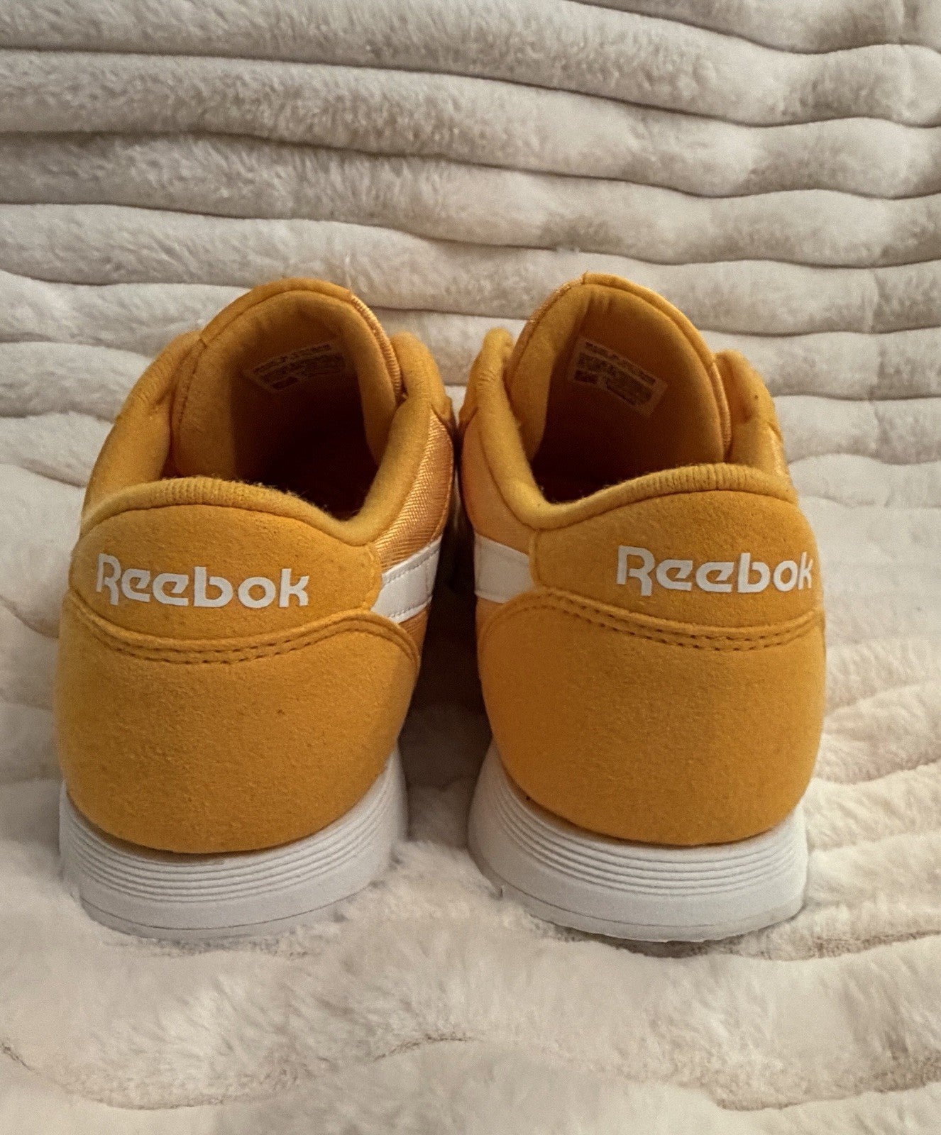 Size 5.5 - Reebok Classic Nylon Weathered Yellow Youth Size 5.5  Pre-owned - Sole Essentials
