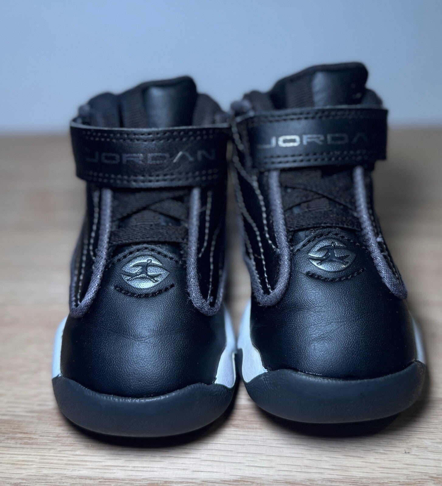 Jordan Pro Strong TD Size 4C.  Pre-Owned Great Condition - Sole Essentials