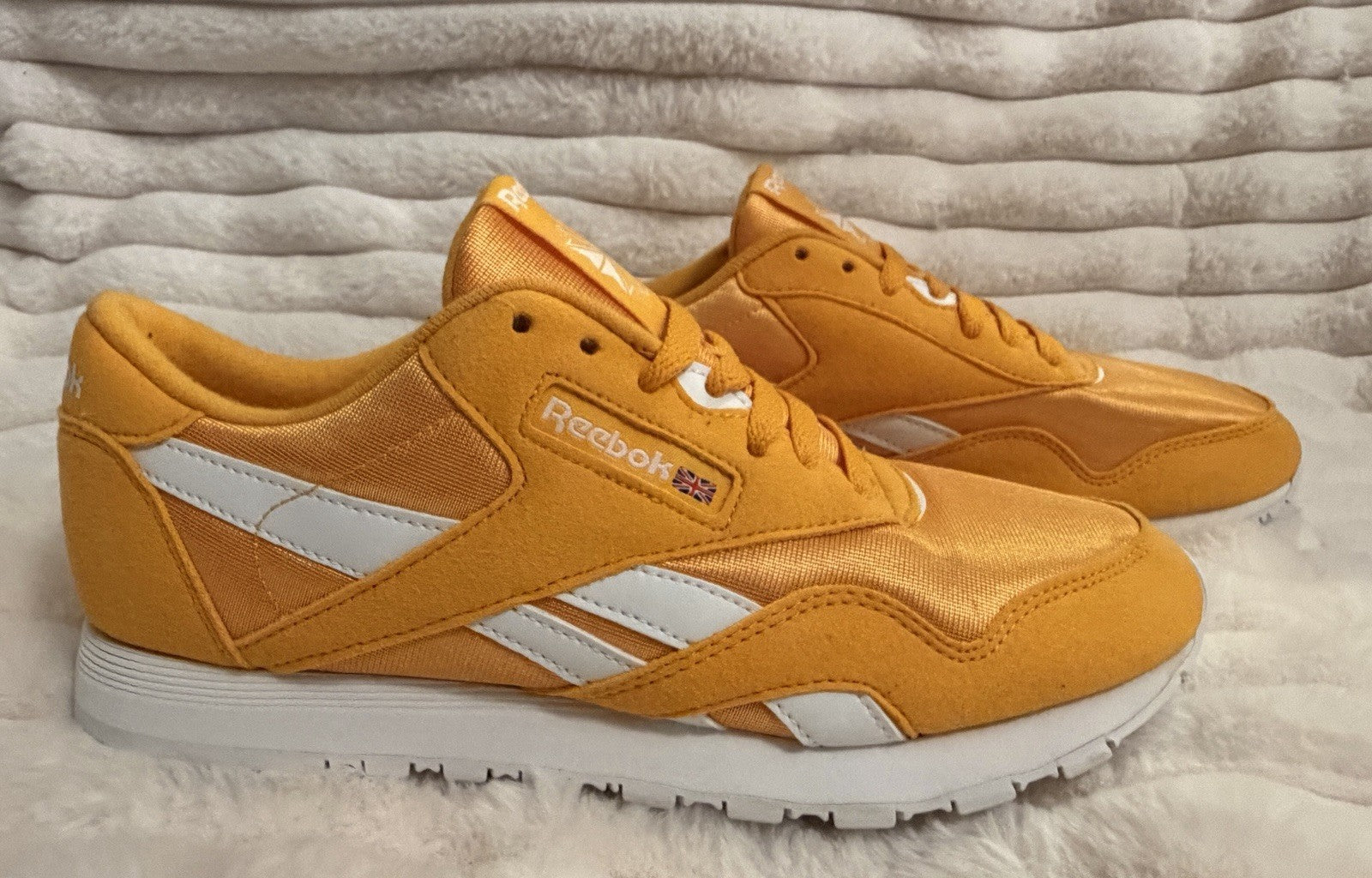 Size 5.5 - Reebok Classic Nylon Weathered Yellow Youth Size 5.5  Pre-owned - Sole Essentials