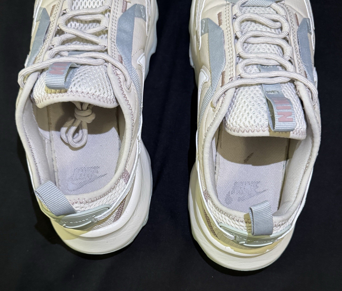 Nike TC 7900 Light Orewood Taupe Women’s Size 8.5 Pre-owned CLEAN No box - Sole Essentials