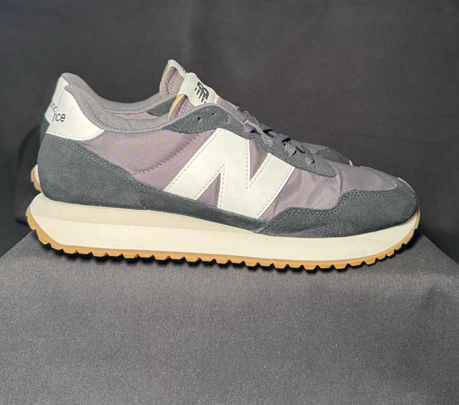 New Balance 237 Black Magnet Sea Salt Womens Size 11 WS237NB  Pre-owned - Sole Essentials