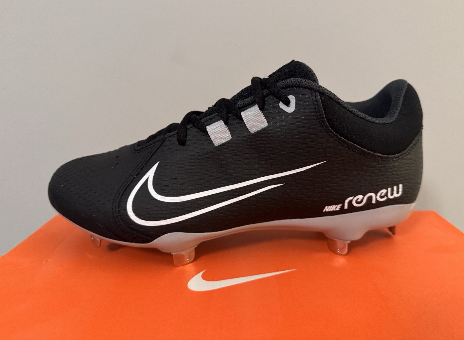 Nike Hyperdiamond 4 Pro Softball Cleats Women’s Size 9 Black White NEW - Sole Essentials