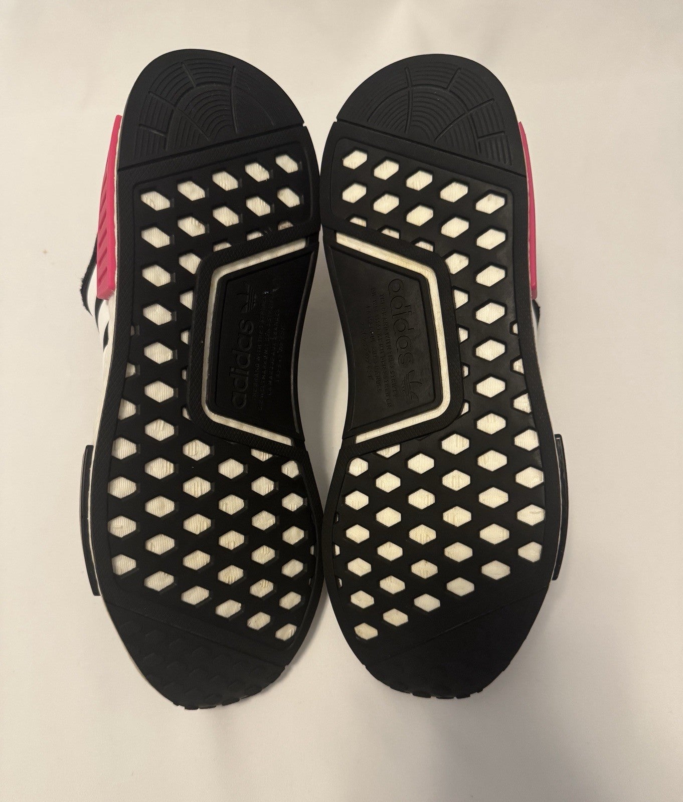 adidas Marimekko x NMD_R1 Laine Wave Women’s Size 9.5 Black White Pink GX8765 Pre-Owned - Sole Essentials