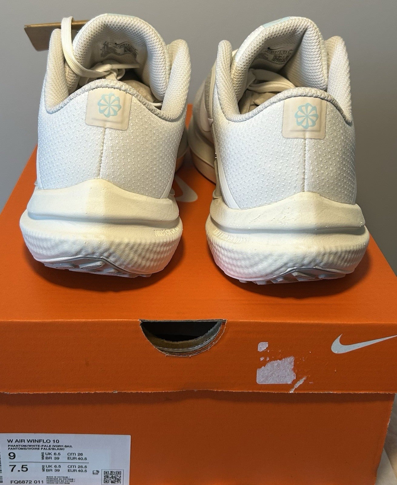 Nike Winflo 10 Women's Road Running Shoes Size 9 - Sole Essentials