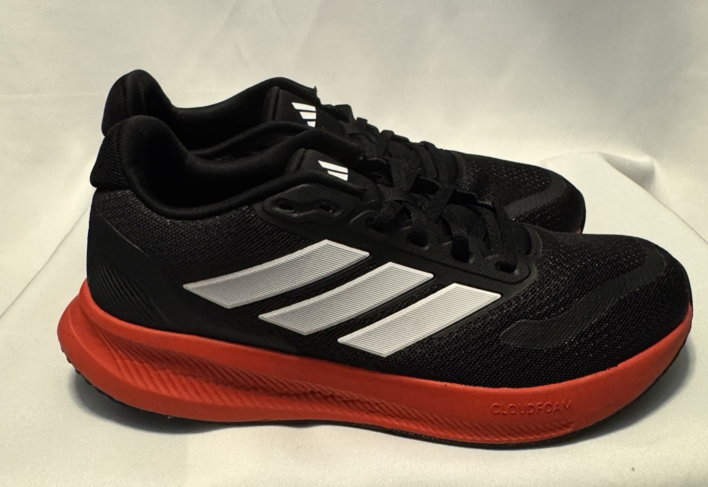 Adidas Runfalcon 5.0 Cloudfoam Black/Red/White Youth Size 6  Pre-owned - Sole Essentials