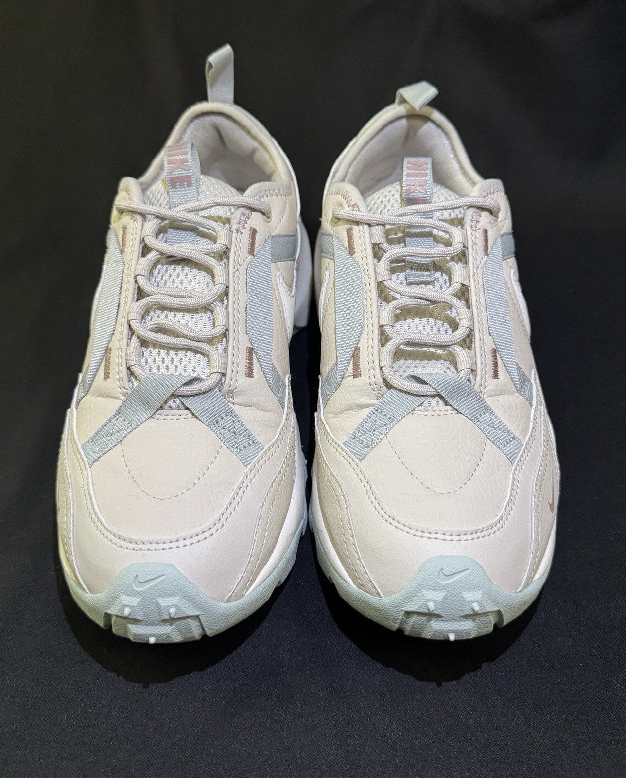 Nike TC 7900 Light Orewood Taupe Women’s Size 8.5 Pre-owned CLEAN No box - Sole Essentials