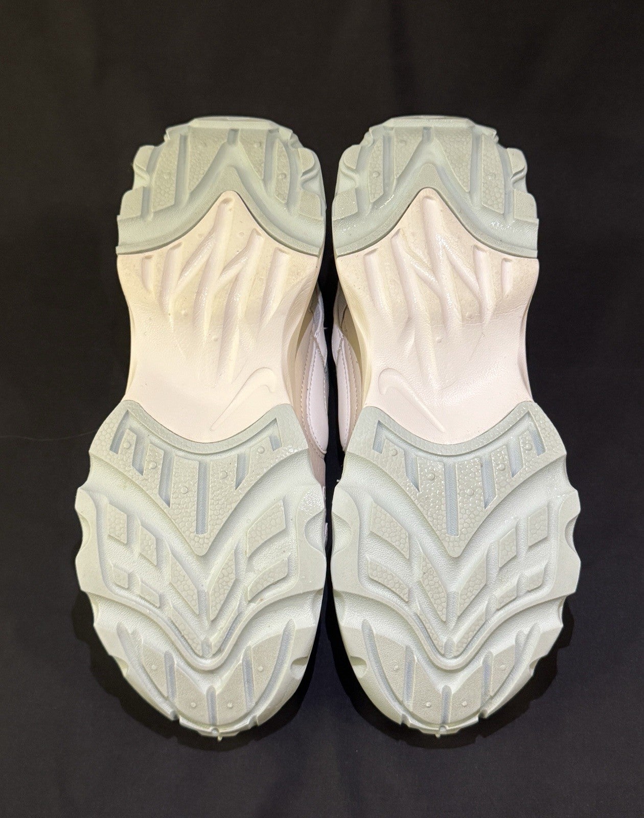 Nike TC 7900 Light Orewood Taupe Women’s Size 8.5 Pre-owned CLEAN No box - Sole Essentials