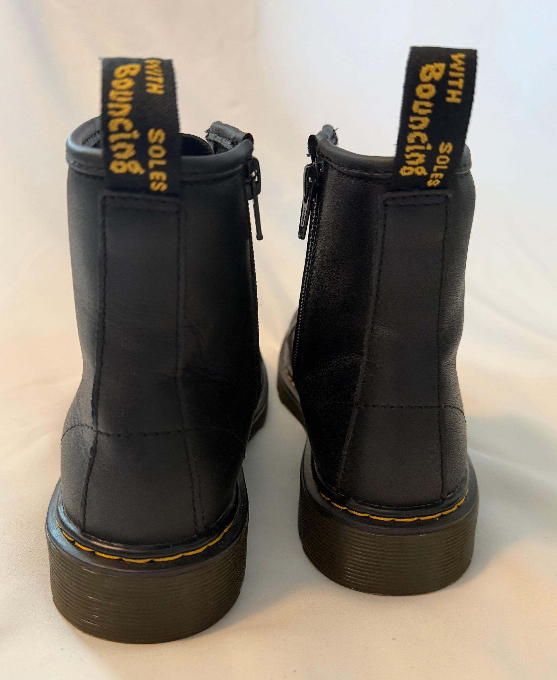 Dr. Martens 1460 Junior Boots Size 4Y Pre-owned Excellent Condition - Sole Essentials