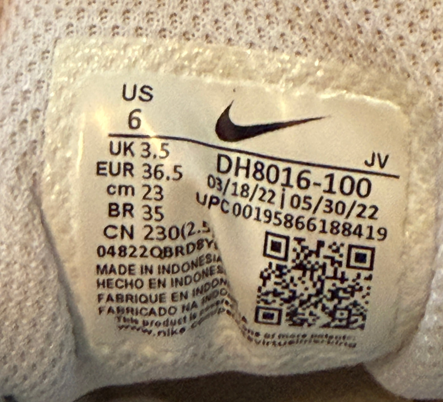 Nike Air Max 97 Triple White DH8016-100 Women’s Size 6 Pre-owned Clean Condition - Sole Essentials