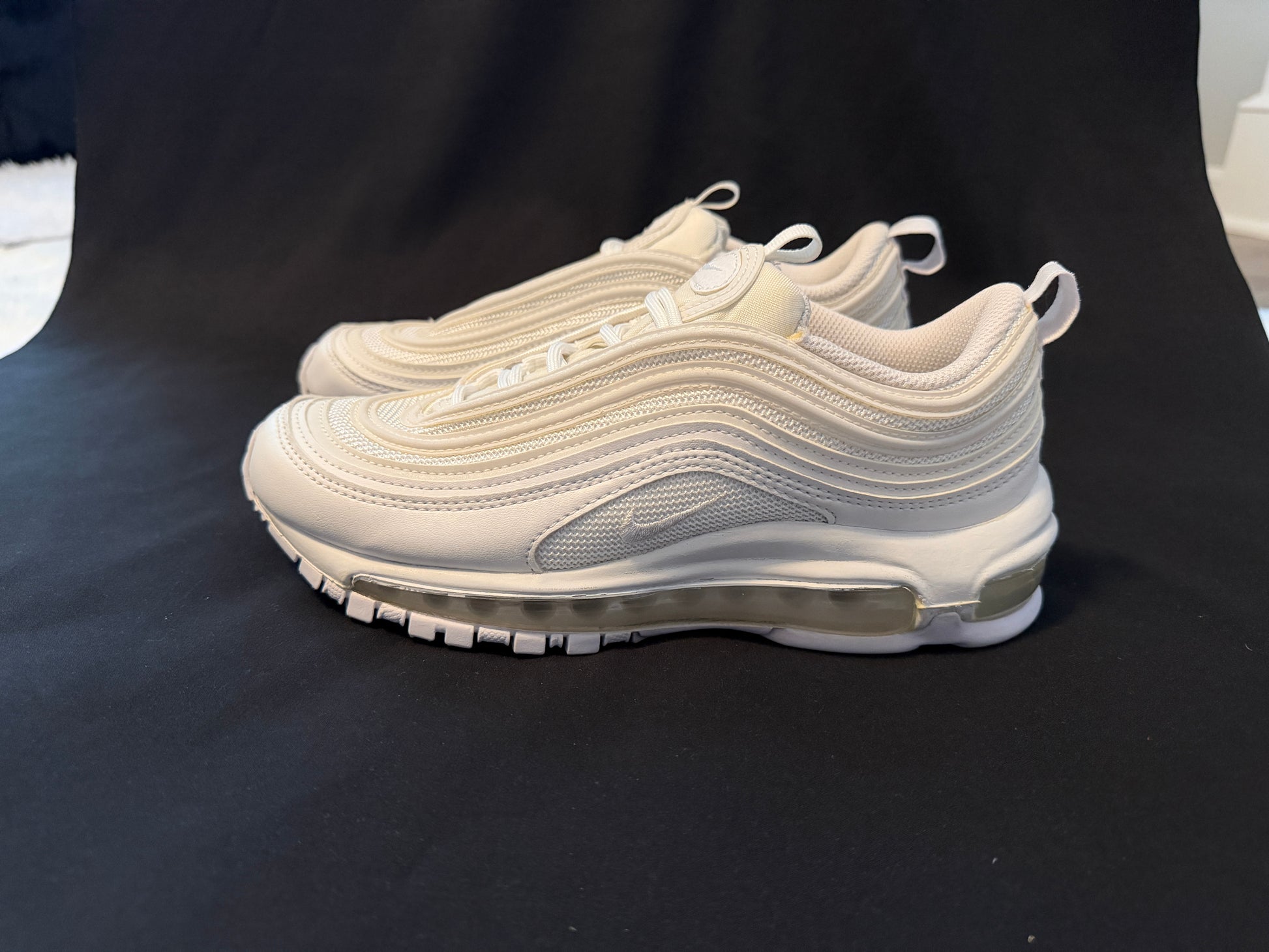 Nike Air Max 97 Triple White DH8016-100 Women’s Size 6 Pre-owned Clean Condition - Sole Essentials