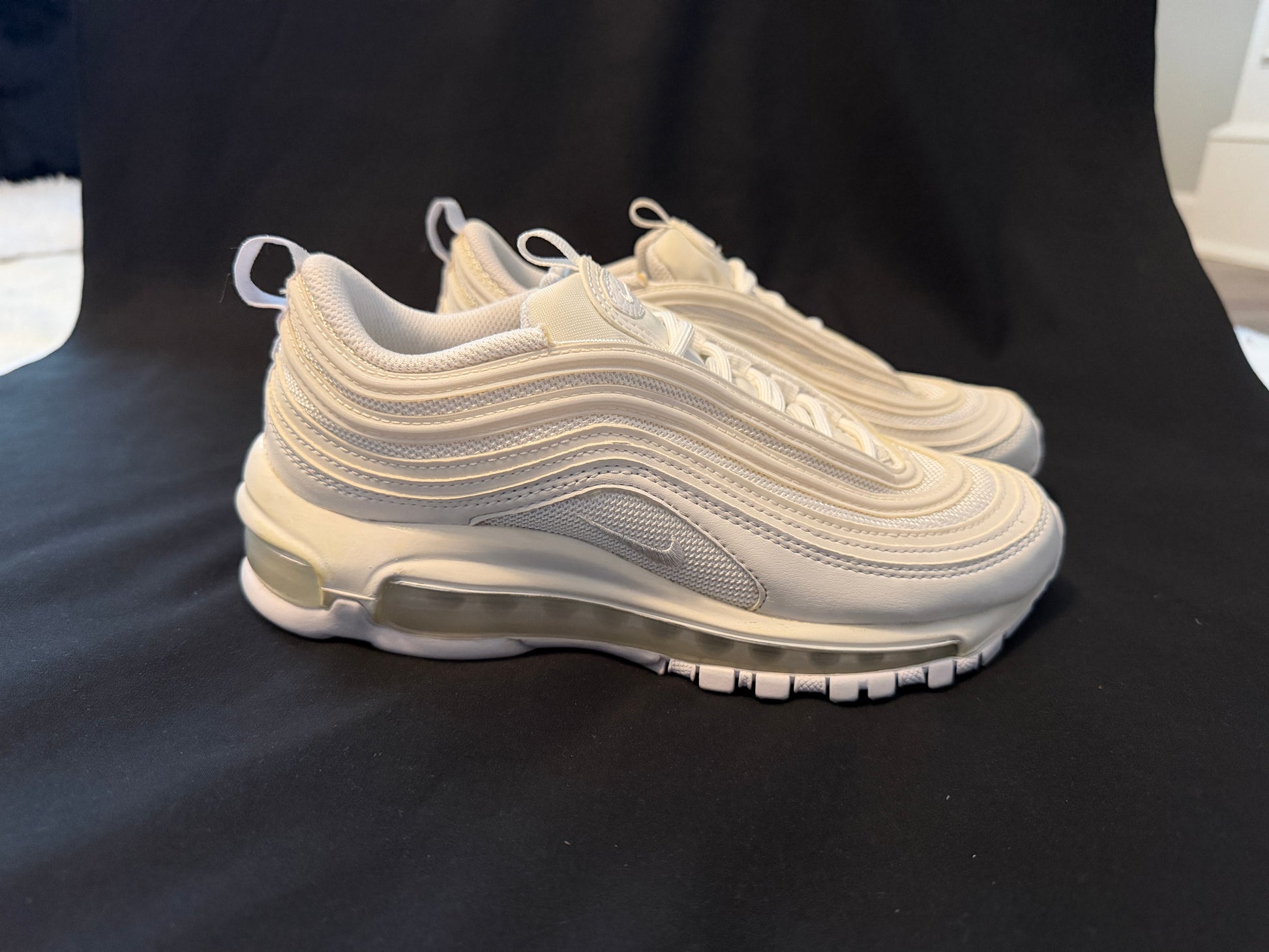 Nike Air Max 97 Triple White DH8016-100 Women’s Size 6 Pre-owned Clean Condition - Sole Essentials