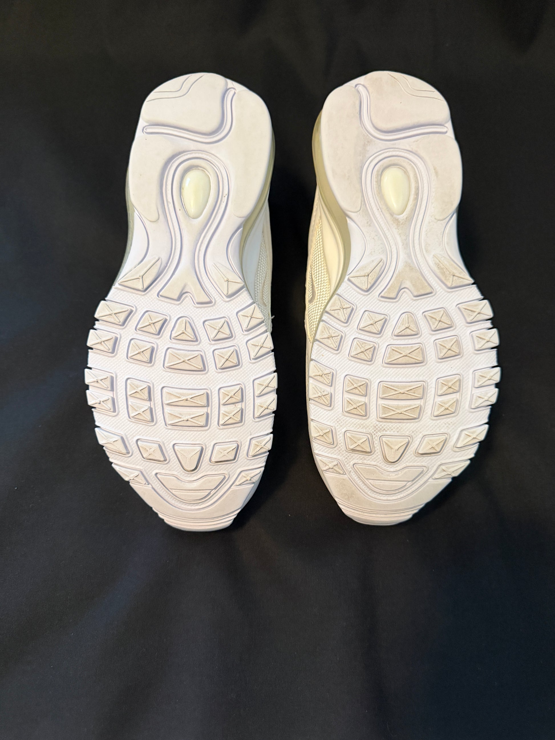 Nike Air Max 97 Triple White DH8016-100 Women’s Size 6 Pre-owned Clean Condition - Sole Essentials