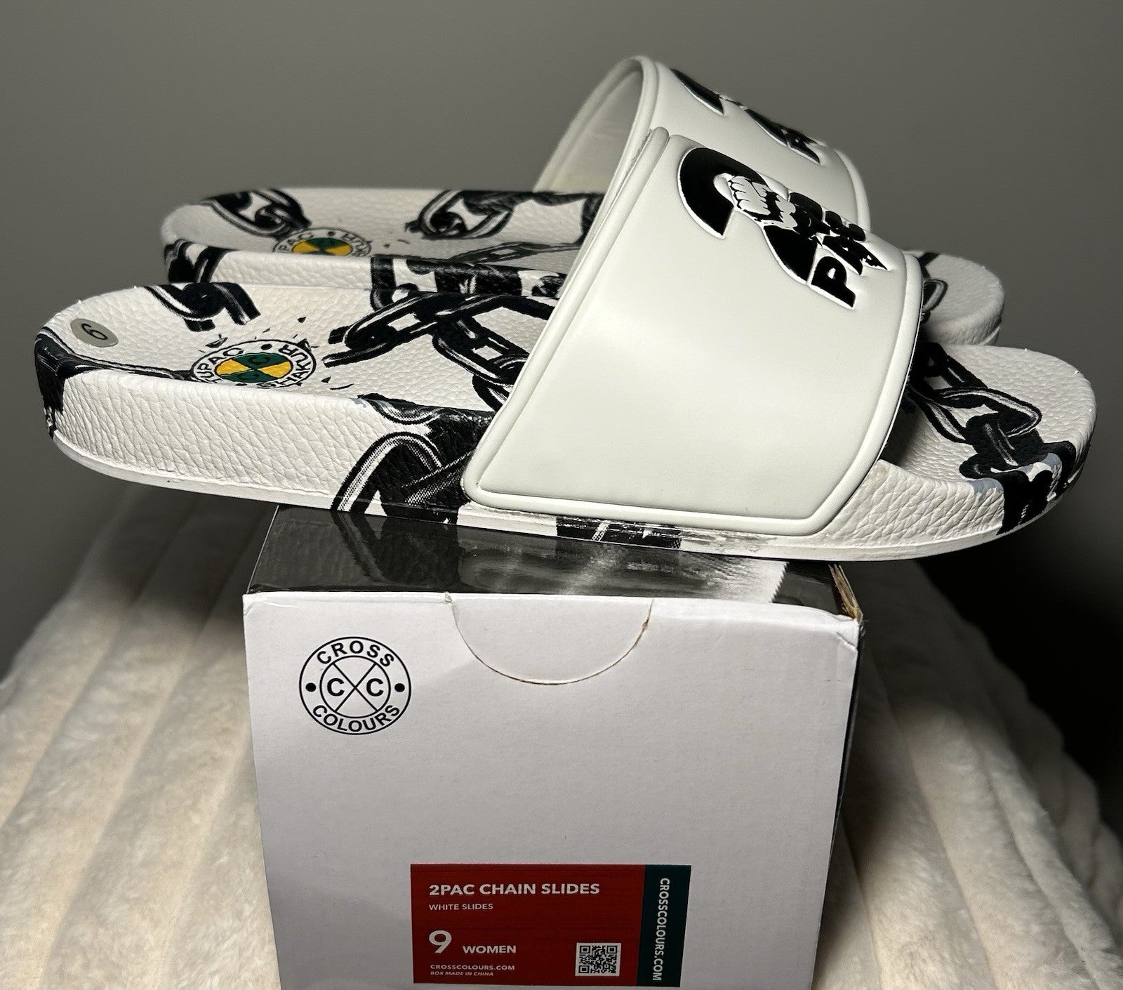 2Pac Cross Colours Slides Women Size 9 New In Box - Sole Essentials