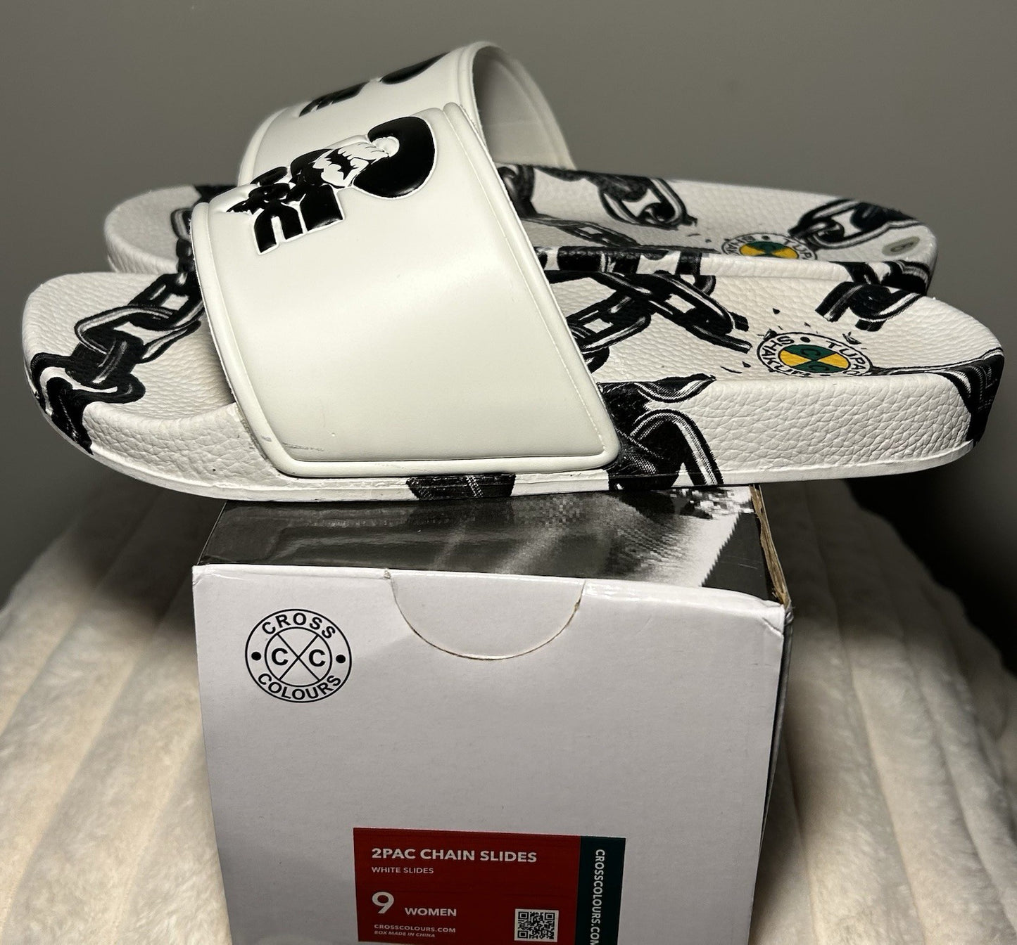 2Pac Cross Colours Slides Women Size 9 New In Box - Sole Essentials